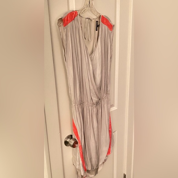 Express champagne colored with pink lace midi dress, size L. - Picture 3 of 8